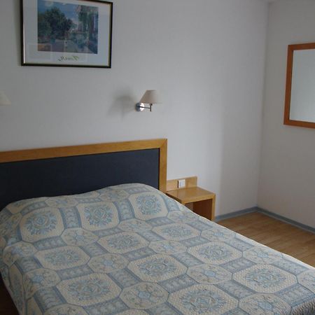 Hôtel Au Petit Languedoc Lourdes Chambre photo