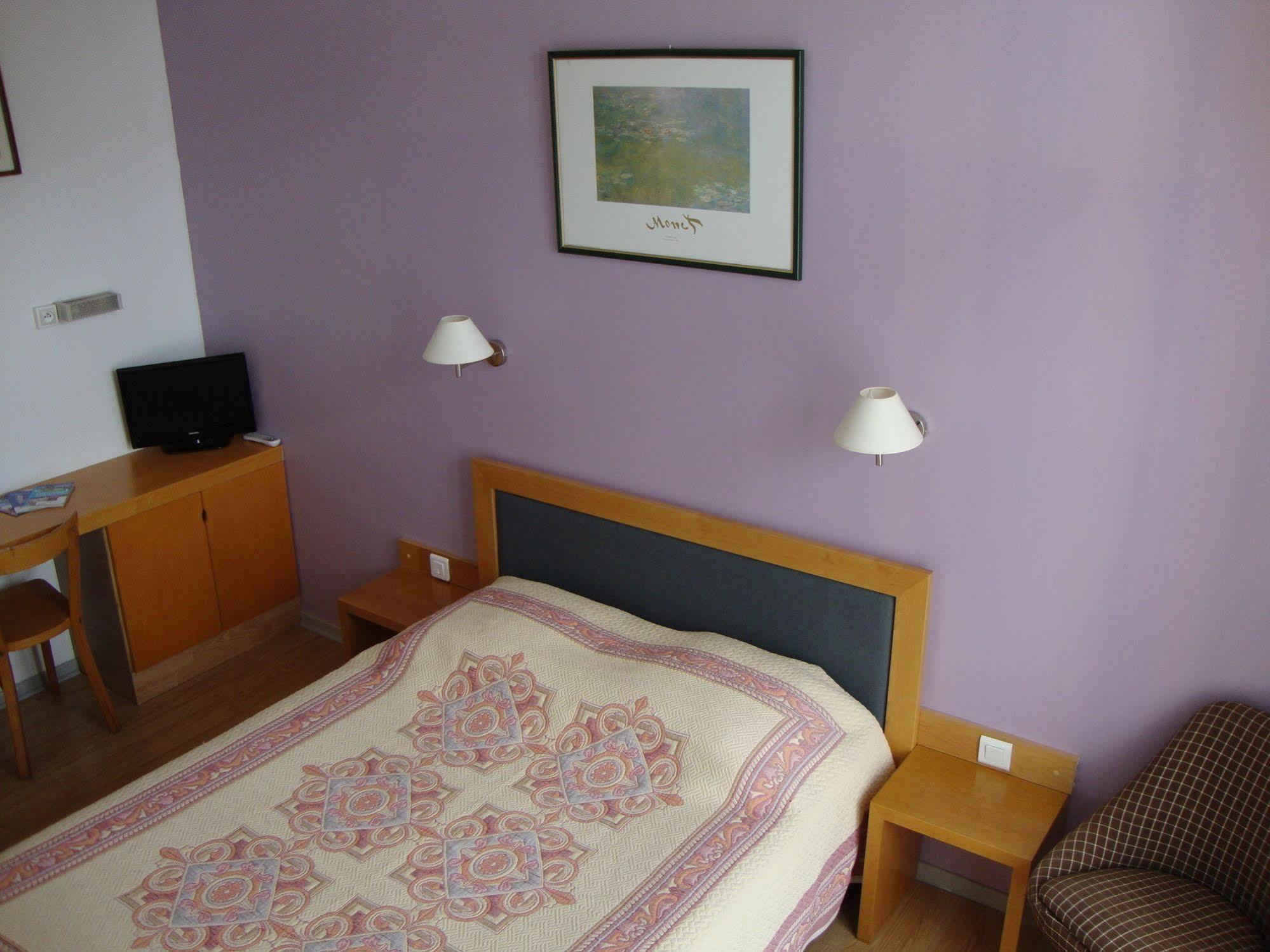Hôtel Au Petit Languedoc Lourdes Extérieur photo